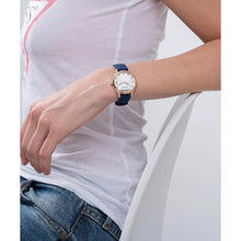 Ura ženska Guess MINI AURA (Ø 31 mm) - Shopper.si