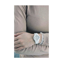 V10HE6E0F7280A77D3E009D0A6BE11CE802BR3882809P6